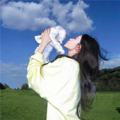 弟弟别闹姐姐抱抱